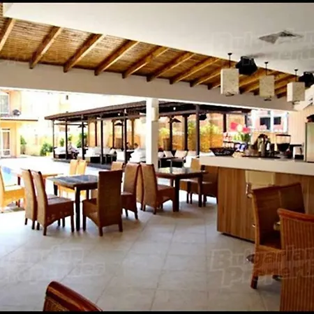 Apartman Casa Brava 2 *